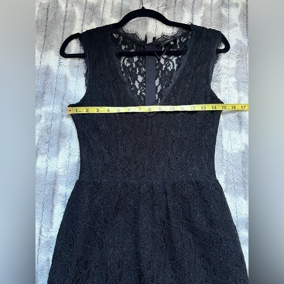 Aritzia Babaton Tobias Lace Dress Size 6 - Picture 8 of 11